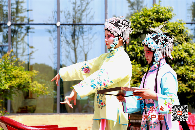 國(guó)家非遺進(jìn)景區(qū)！竹溪夯土小鎮(zhèn)&ldquo;五一&rdquo;唱大戲